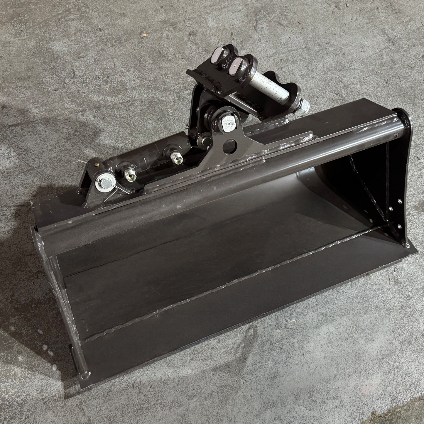 CREX-10 800mm Hydrualic Tilt Bucket