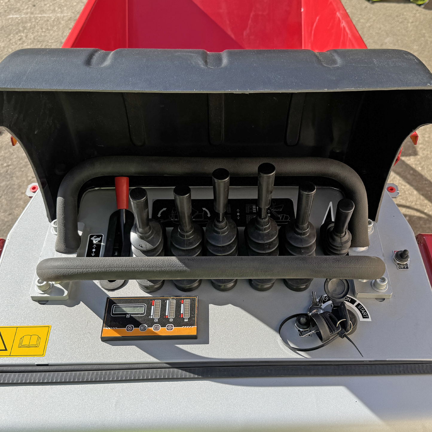 Crytec | 800KG | High Tip Tracked Dumper | 15hp | Kubota Engine | CRD80H-K PRO