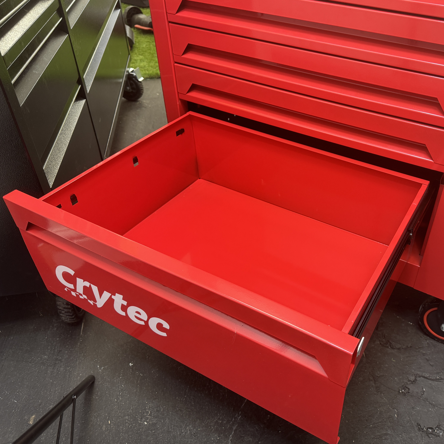 Crytec Roll Tool Pro Cab With Tools 7 Drawers Roller Cabinet with 250 piece tools INCLUDED