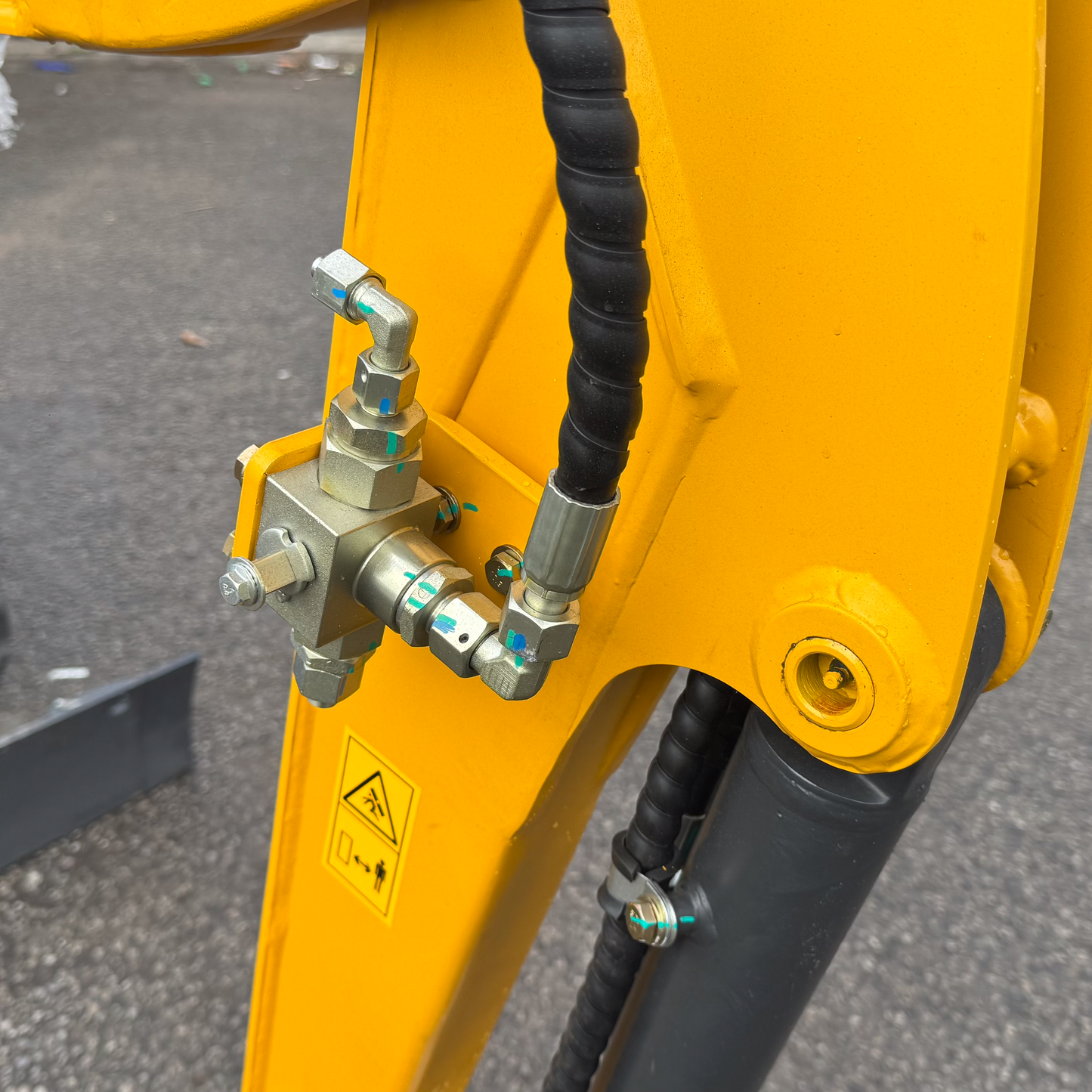 Shantui SE12 Mini Excavator | Kubota Engine Euro Stage 5 | 1200kg | 3 Cylinder