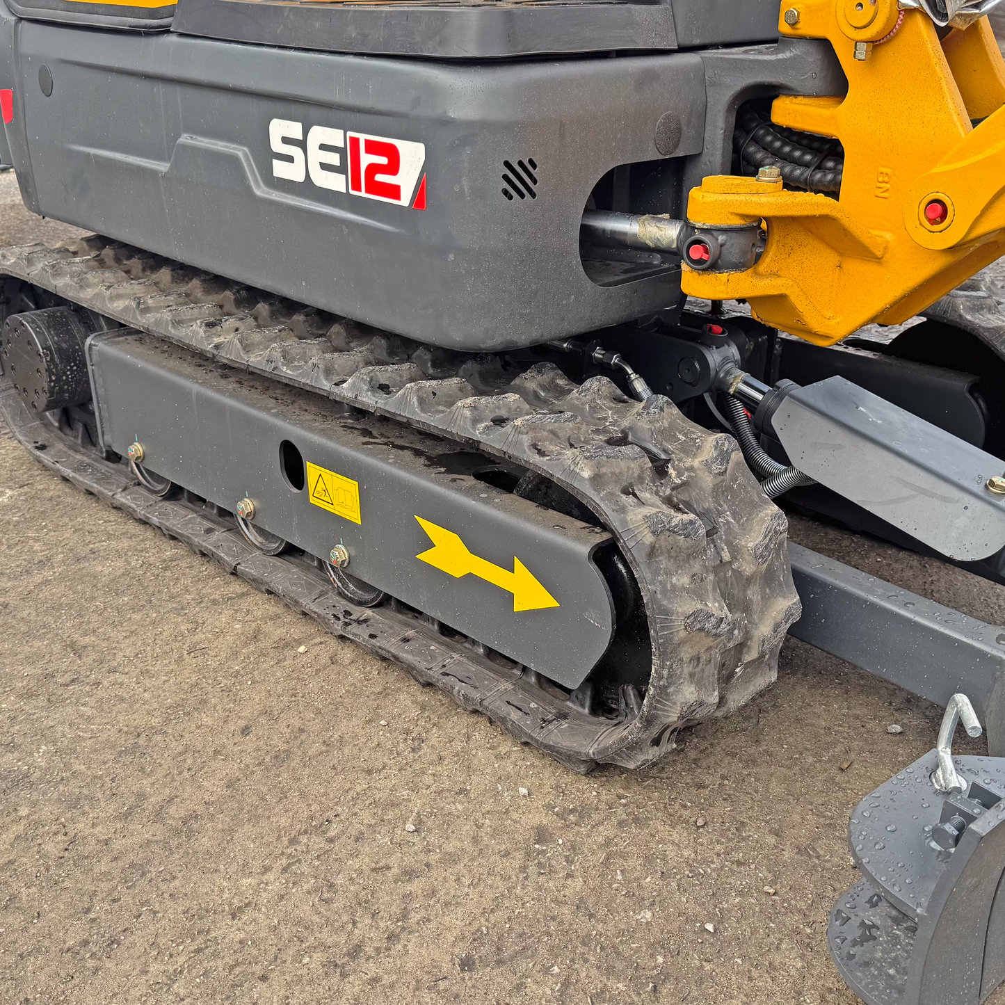 Shantui SE12 Mini Excavator | Kubota Engine Euro Stage 5 | 1200kg | 3 Cylinder