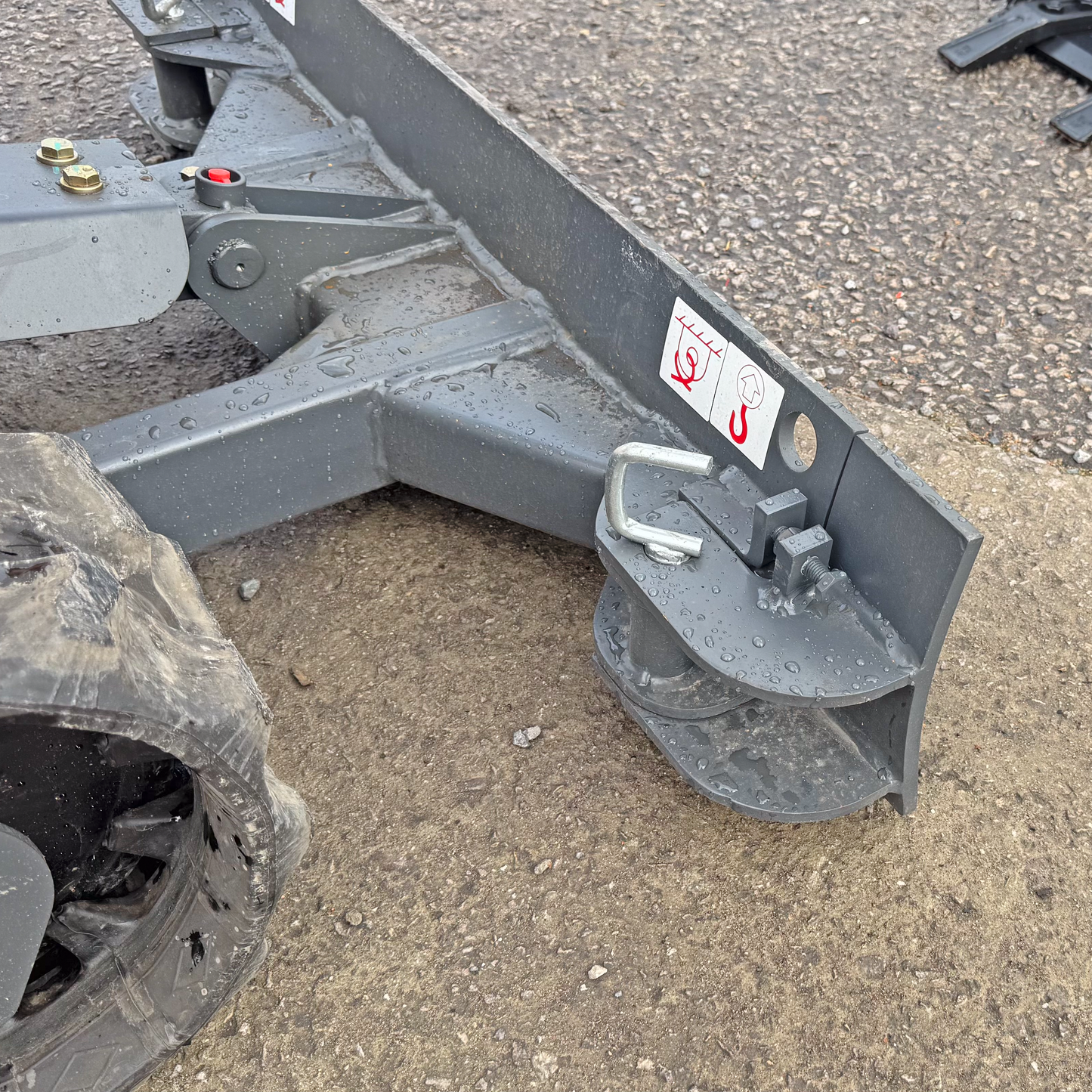 Shantui SE12 Mini Excavator | Kubota Engine Euro Stage 5 | 1200kg | 3 Cylinder