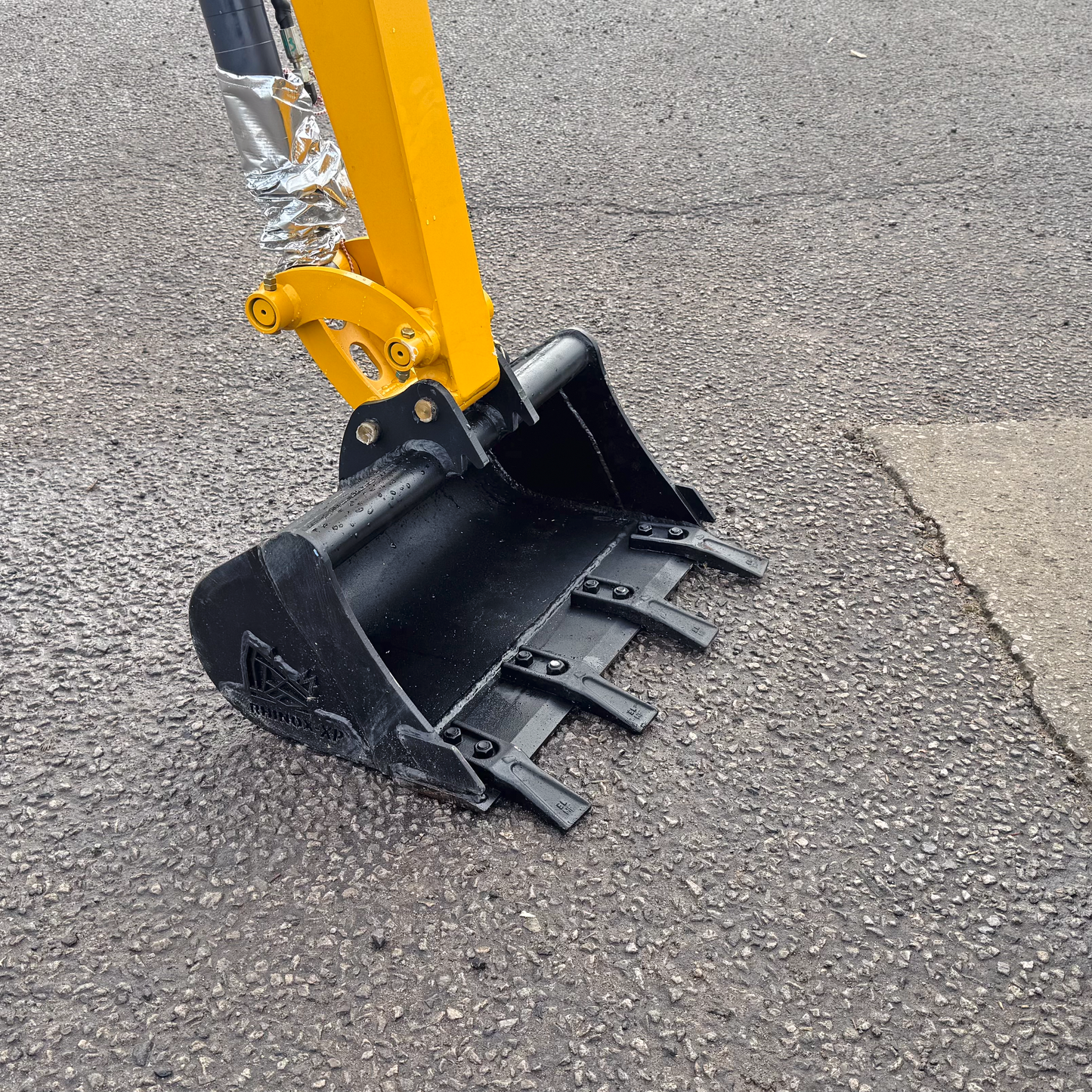 Shantui SE12 Mini Excavator | Kubota Engine Euro Stage 5 | 1200kg | 3 Cylinder