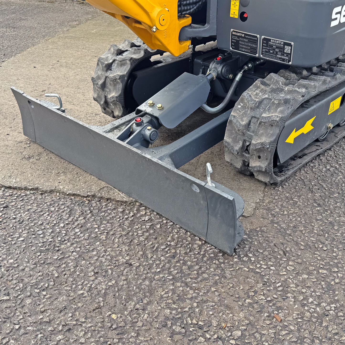 Shantui SE12 Mini Excavator | Kubota Engine Euro Stage 5 | 1200kg | 3 Cylinder