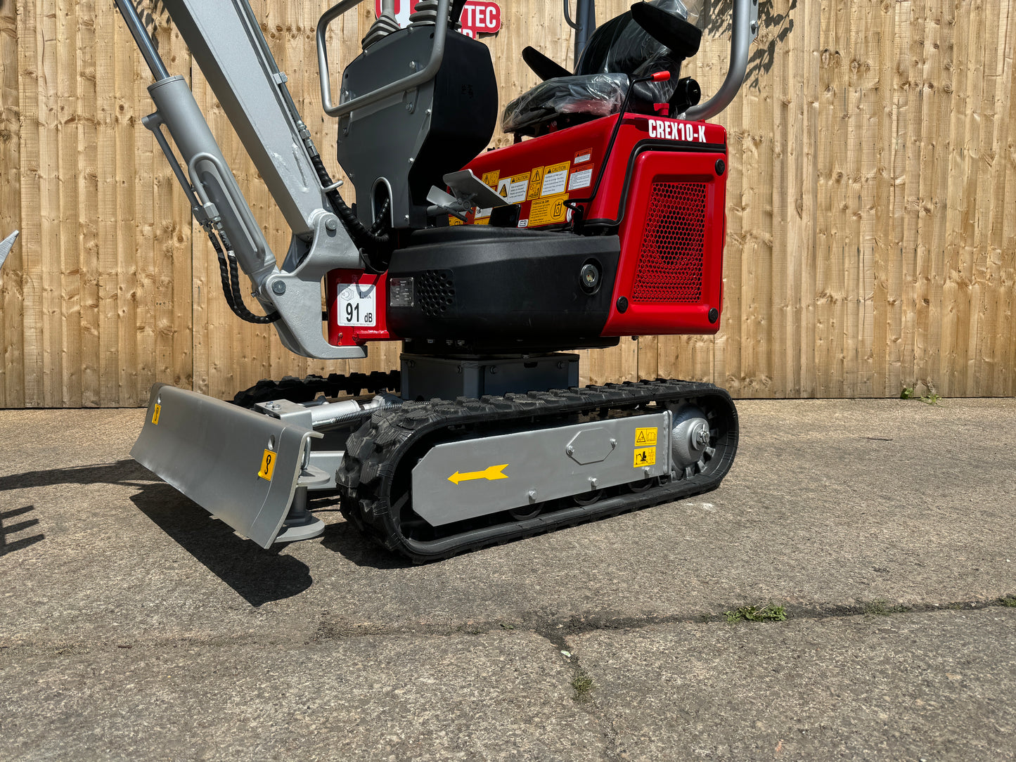 Crytec 1 Tonne Mini Excavator | Koop Diesel Engine | 10HP 7.6KW Power | 1550mm Depth l Digger