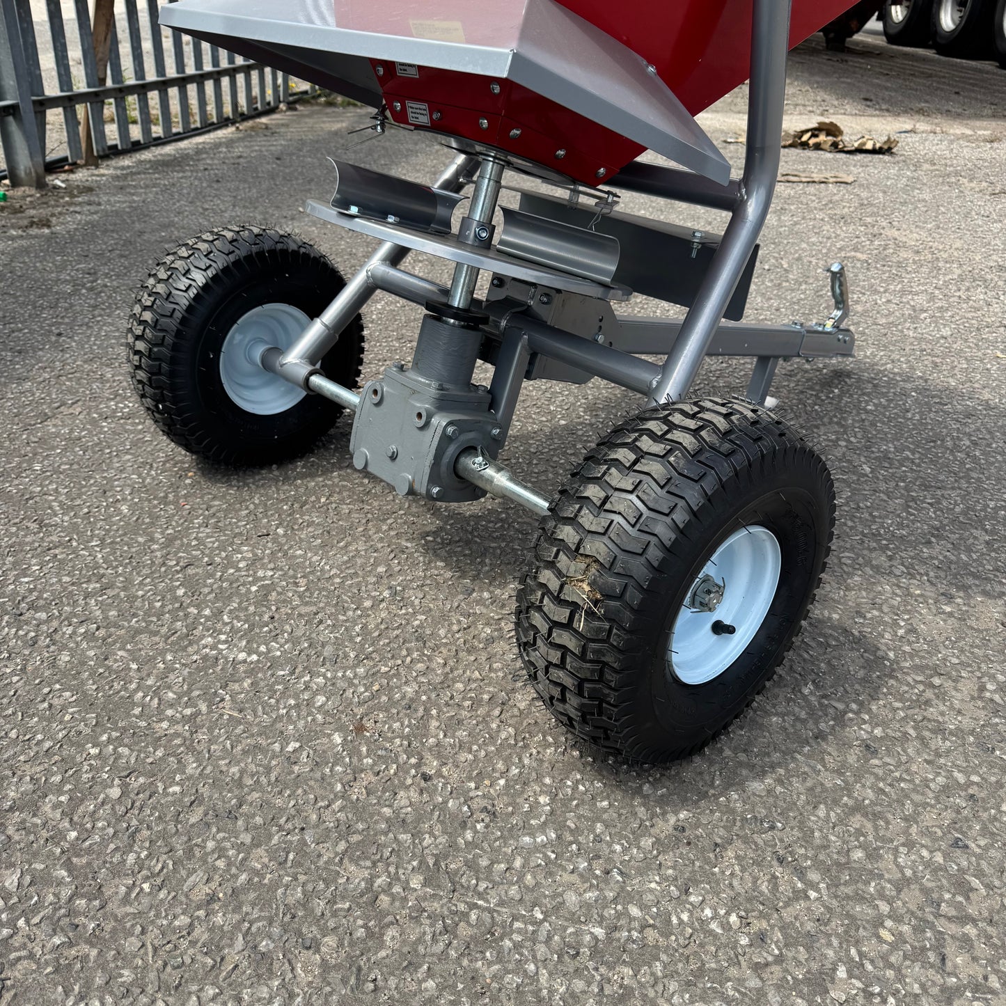 Ex Demo 350lb Heavy Duty ATV Towable Spreader For Salt Grit Seeding Garden