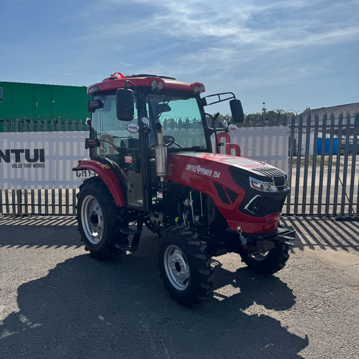 Crytec Power 254 Tractor – 25HP 4WD with Cabin