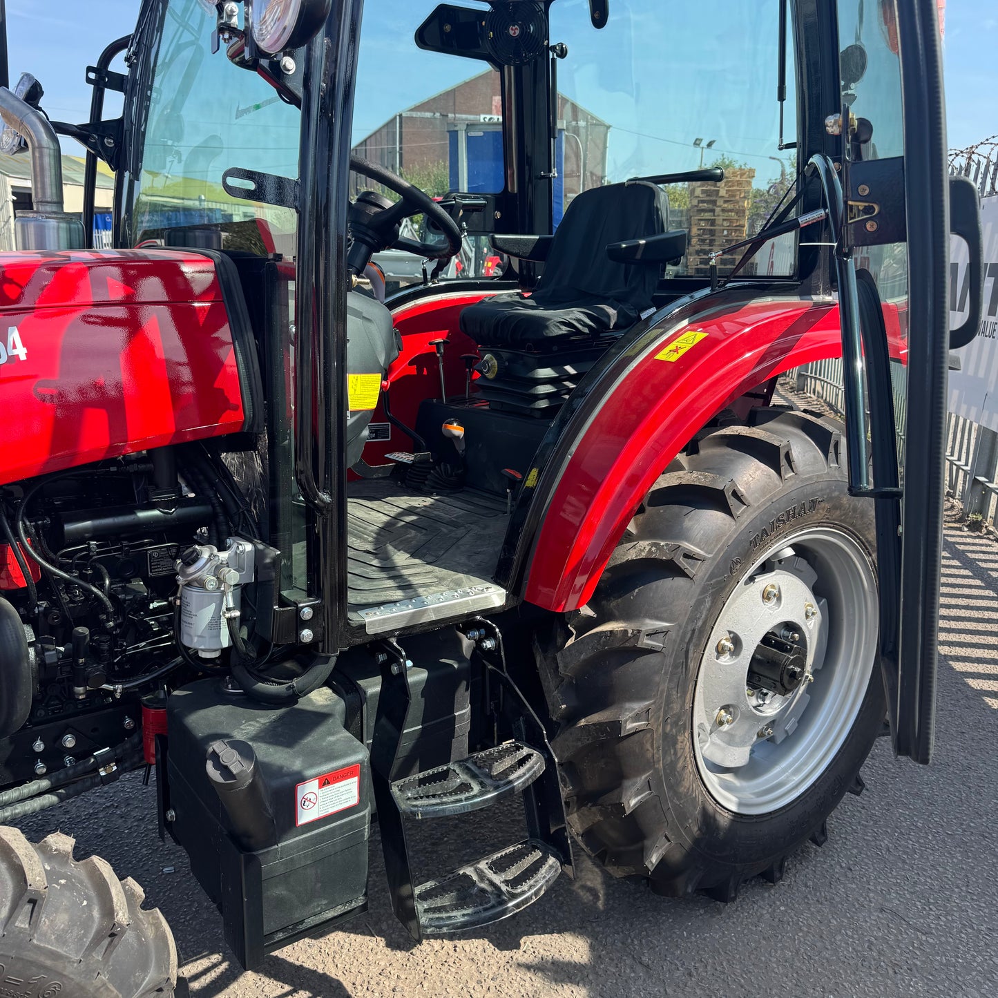 Crytec Power 254 Tractor – 25HP 4WD with Cabin