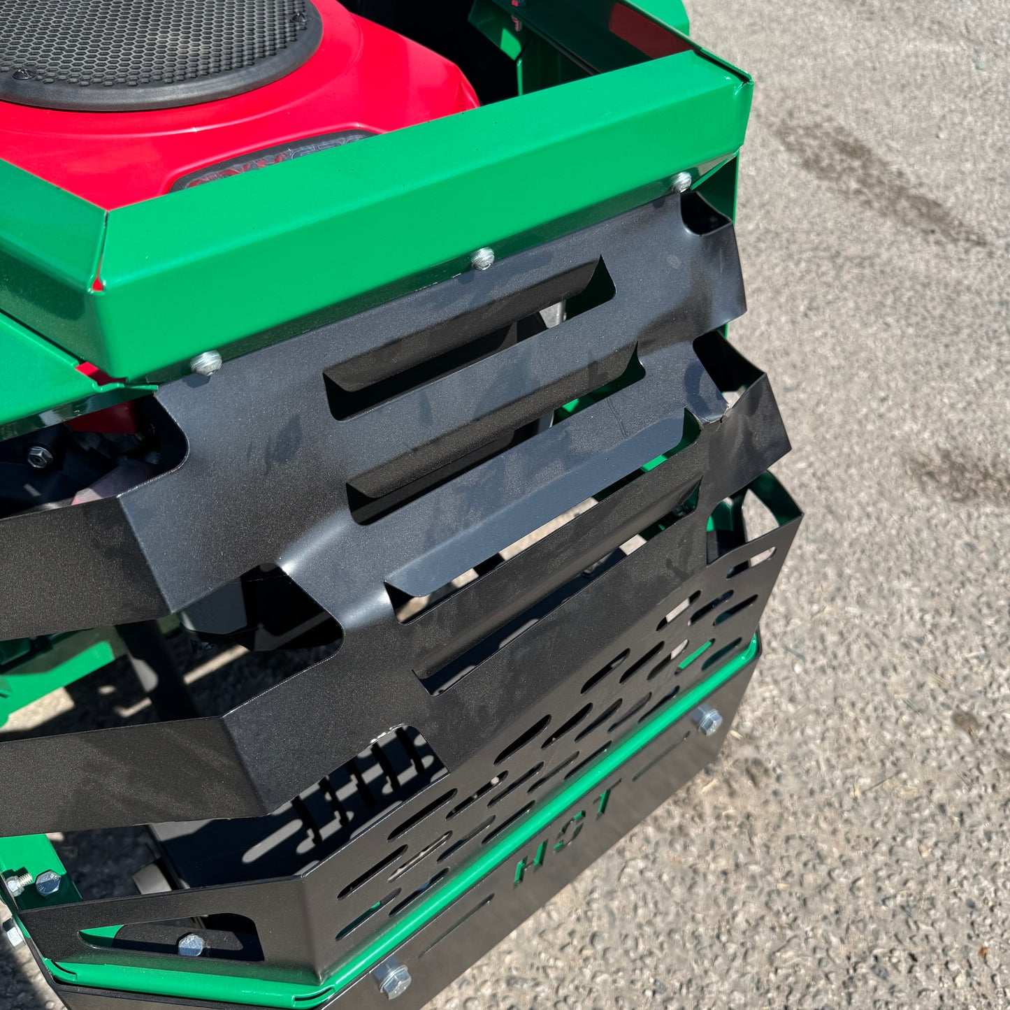 Courier Damaged Meadow Master 42" Zero Turn Ride On Lawn Mower Honda GX630
