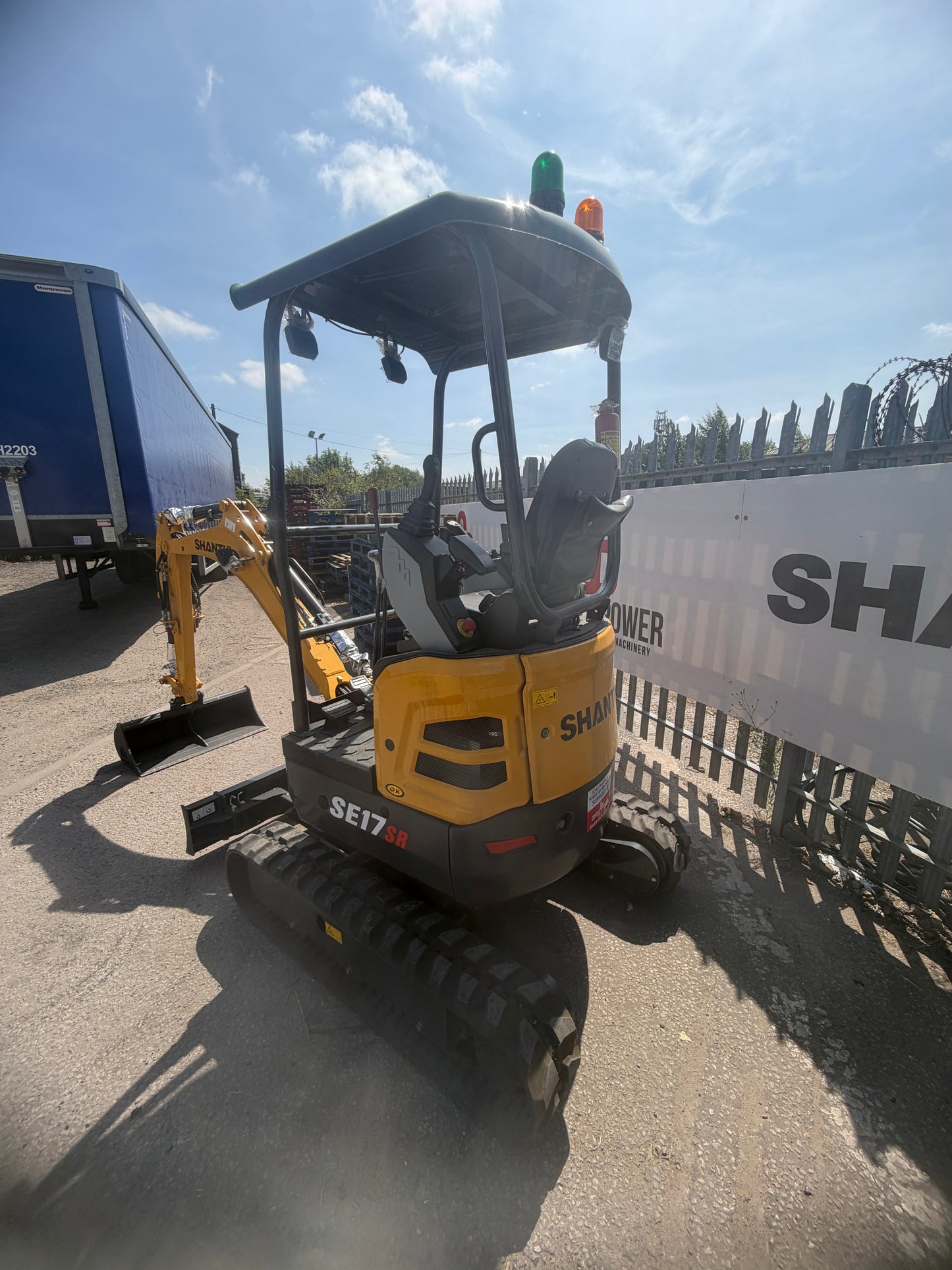 EX Demo Shantui SE17SR Mini Excavator | Kubota Engine Euro Stage 5 | 1800kg | 3 Cylinder