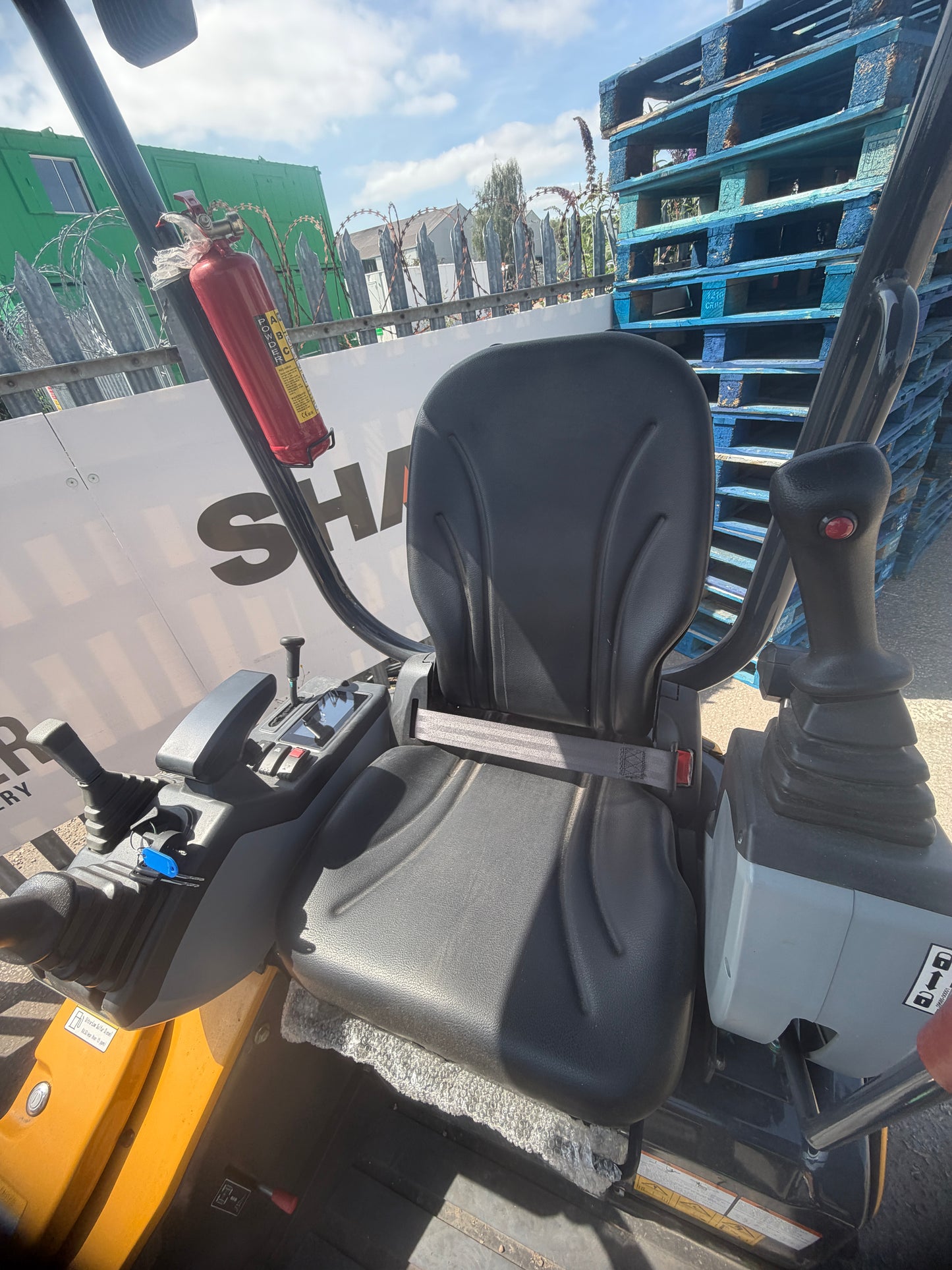 EX Demo Shantui SE17SR Mini Excavator | Kubota Engine Euro Stage 5 | 1800kg | 3 Cylinder