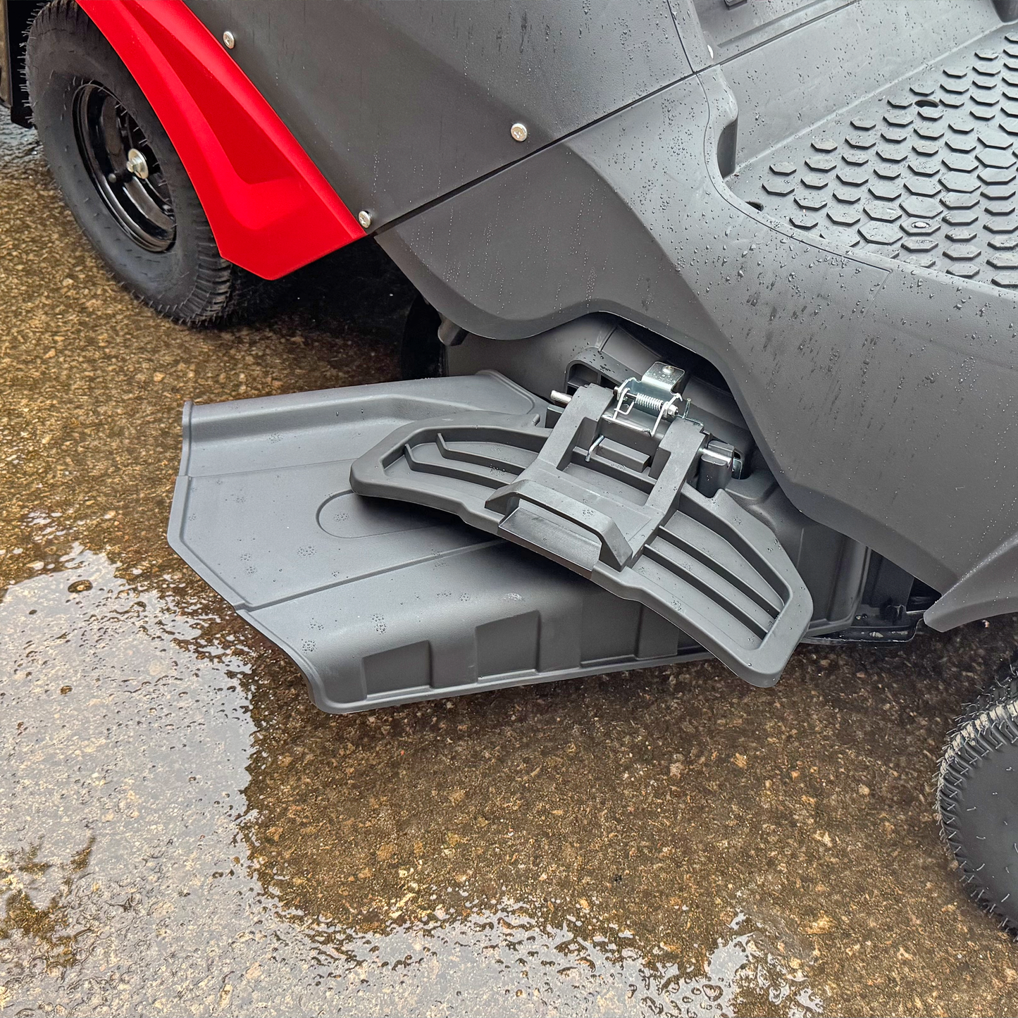 Crytec 26 inch Ride On Petrol Lawn Mower 224cc Mulcher