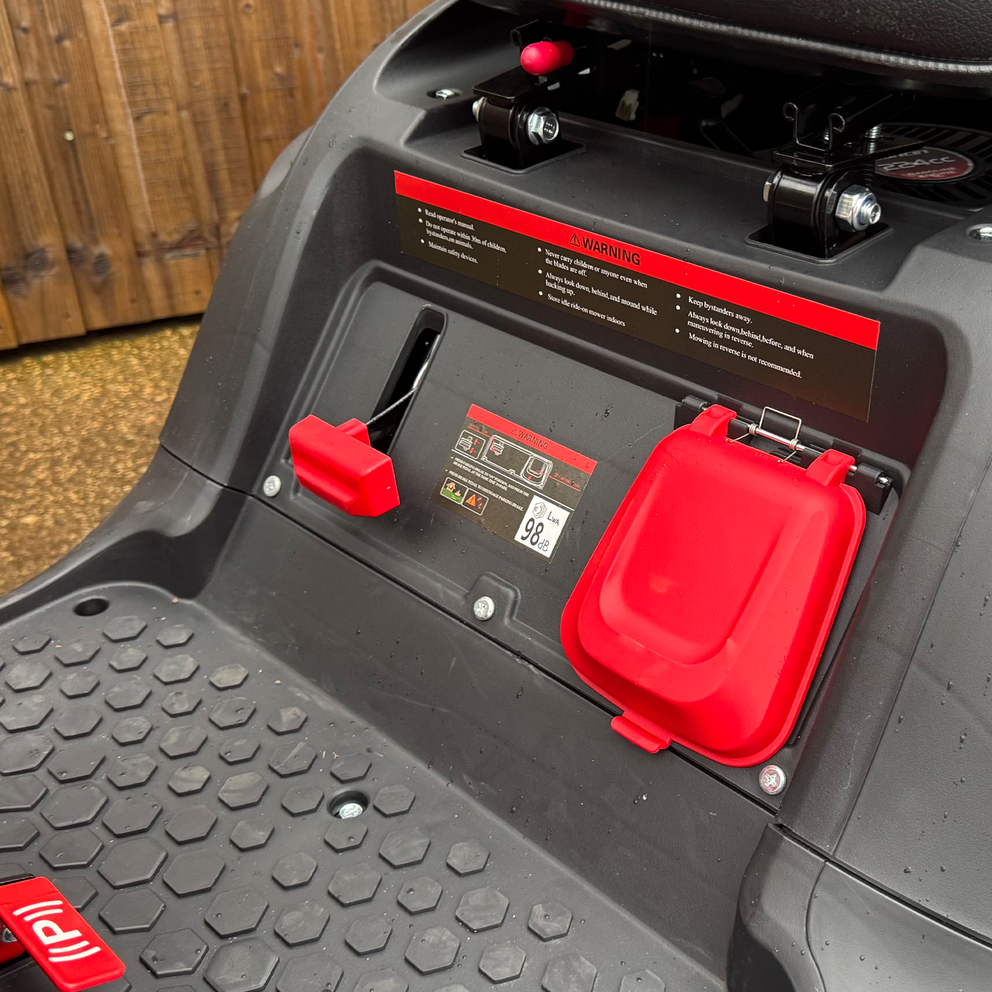 Crytec 26 inch Ride On Petrol Lawn Mower 224cc Mulcher