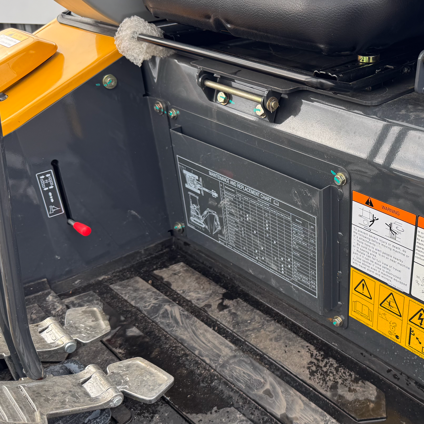 Shantui SE17SR Mini Excavator | Kubota Engine Euro Stage 5 | 1800kg | 3 Cylinder