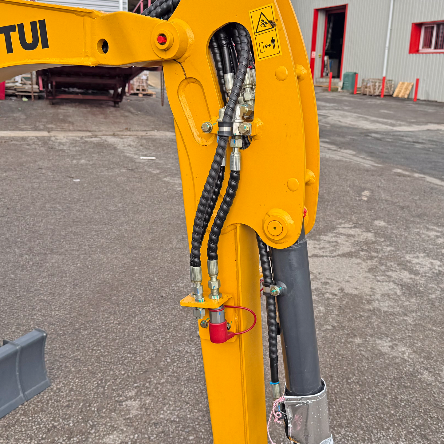 Shantui SE17SR Mini Excavator | Kubota Engine Euro Stage 5 | 1800kg | 3 Cylinder