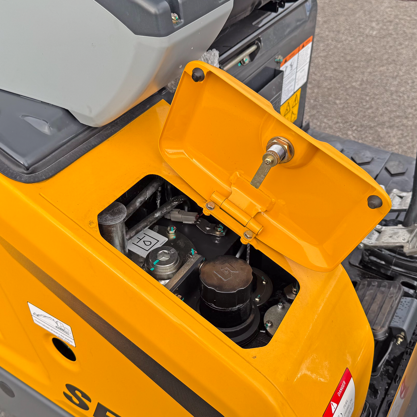 Shantui SE17SR Mini Excavator | Kubota Engine Euro Stage 5 | 1800kg | 3 Cylinder