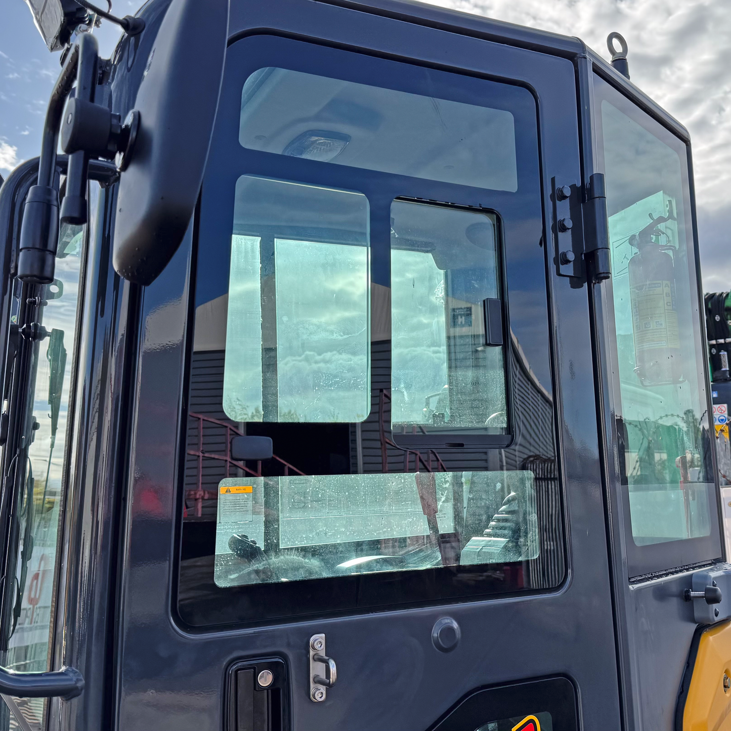 Shantui SE36SR Mini Excavator | Yanmar Engine Euro Stage 5 | 3800kg | 3 Cylinder