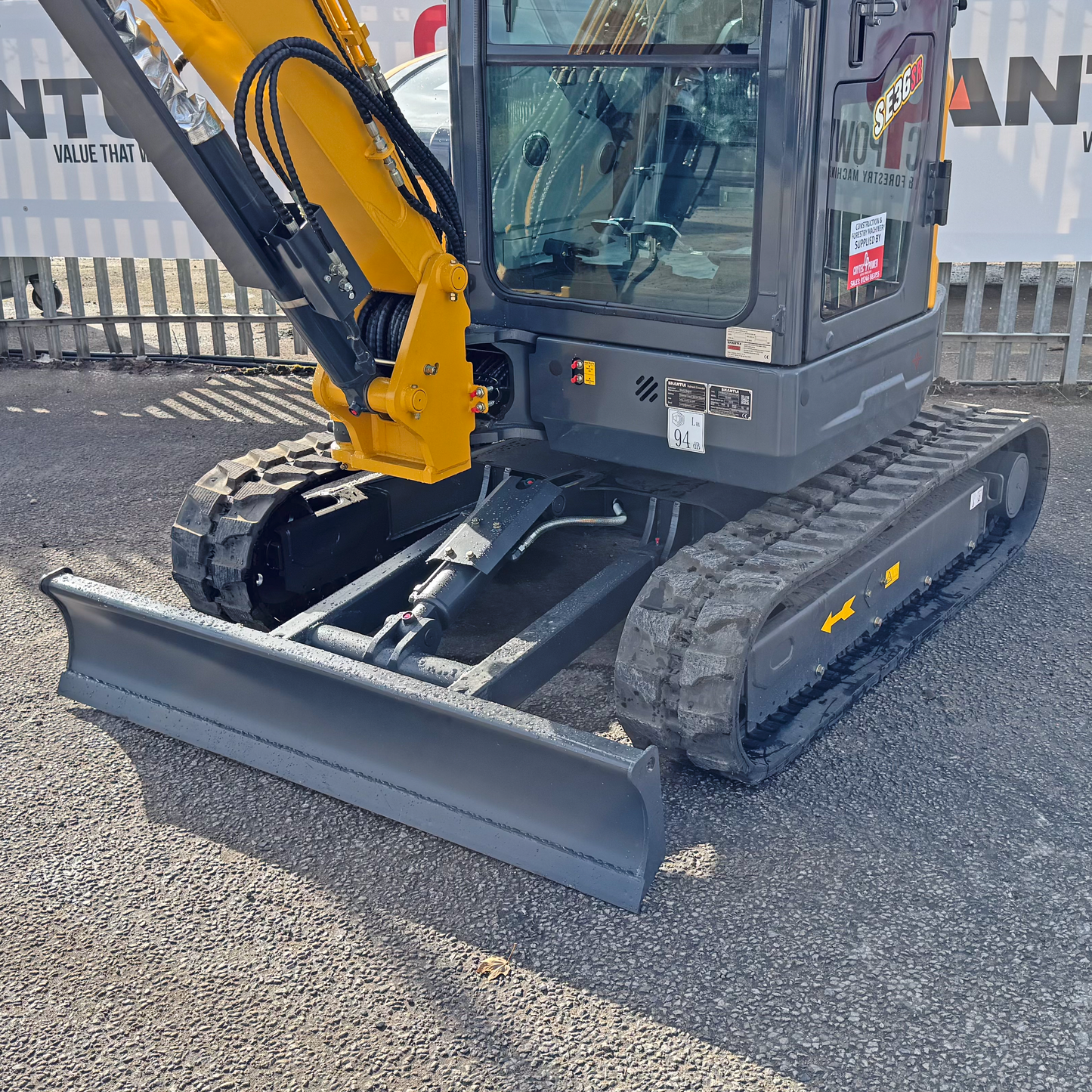 Shantui SE36SR Mini Excavator | Yanmar Engine Euro Stage 5 | 3800kg | 3 Cylinder