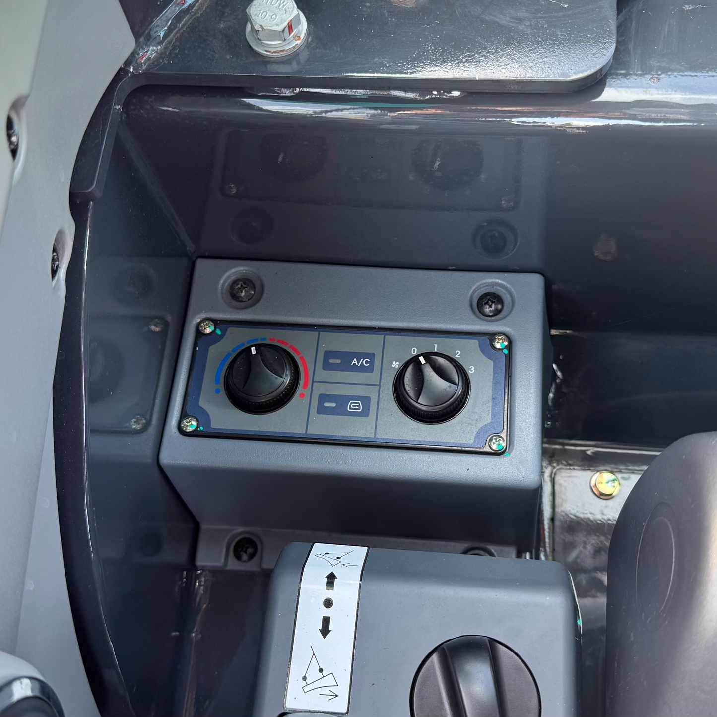 Shantui SE36SR Mini Excavator | Yanmar Engine Euro Stage 5 | 3800kg | 3 Cylinder