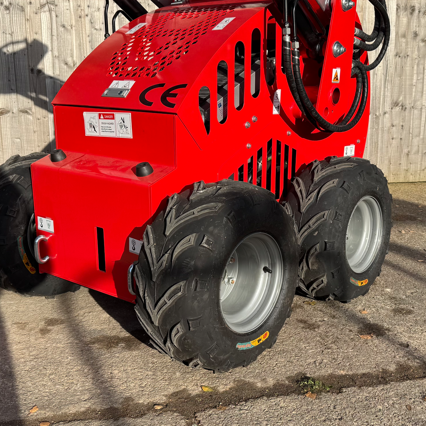Crytec Mini SKid Steer Loader 4X4 Drive 23HP Rato Engine
