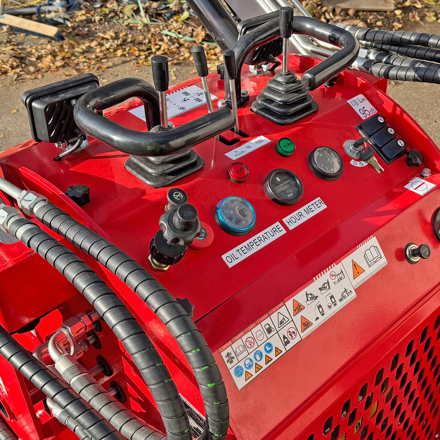 Crytec Mini SKid Steer Loader 4X4 Drive 23HP Rato Engine