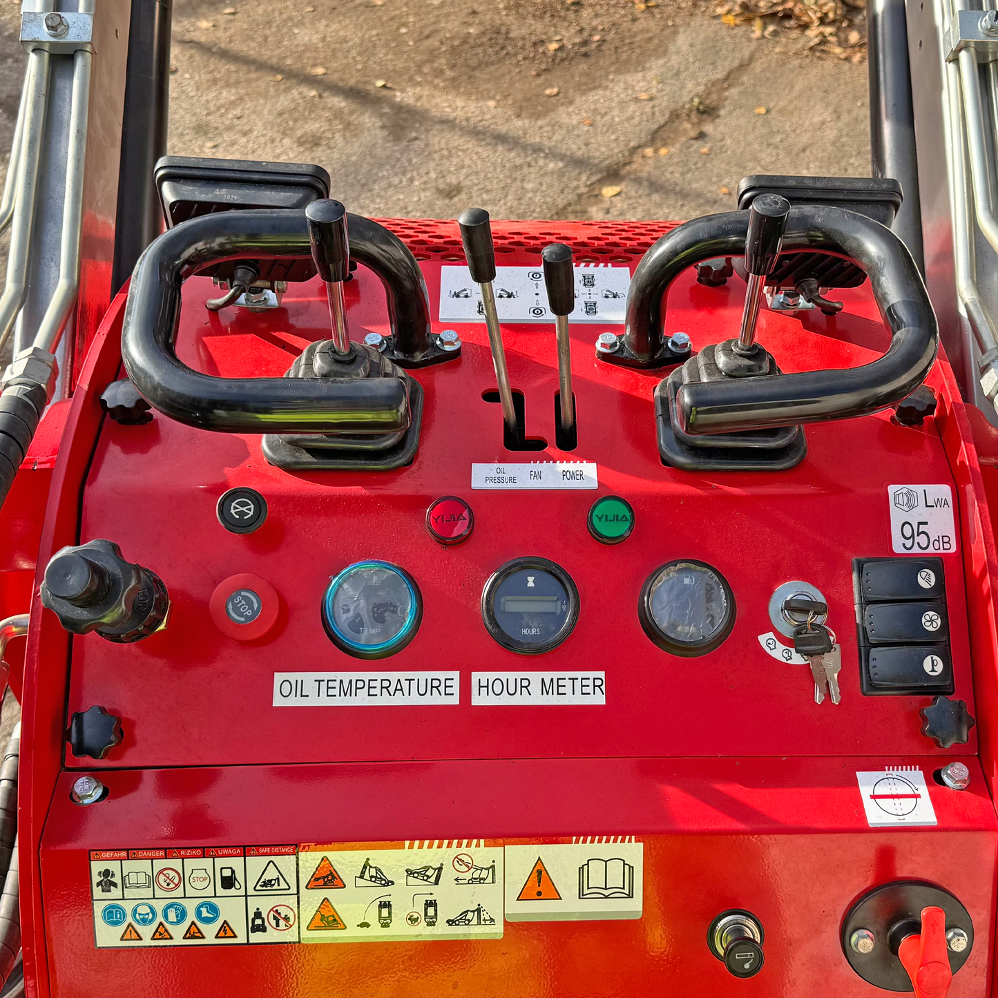 Crytec Mini SKid Steer Loader 4X4 Drive 23HP Rato Engine